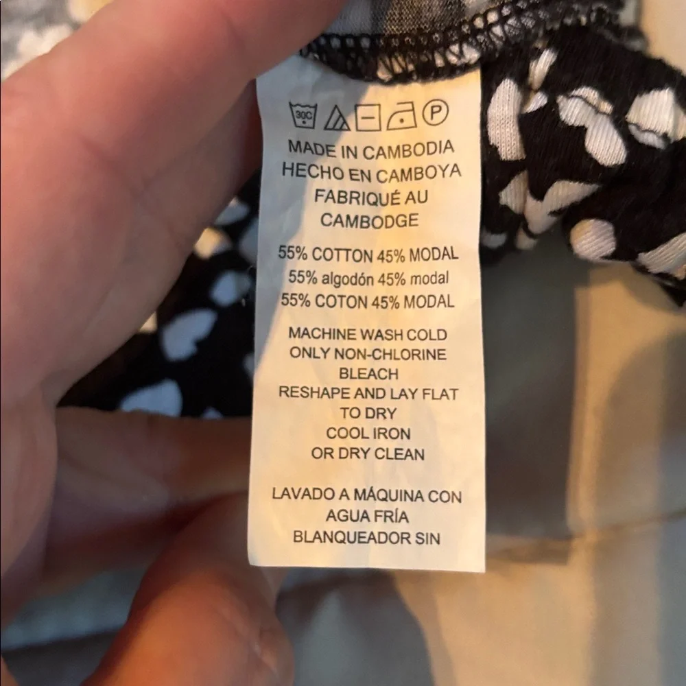Michael Kors Black and White Heart Blouse Sz L - Picture 5 of 6